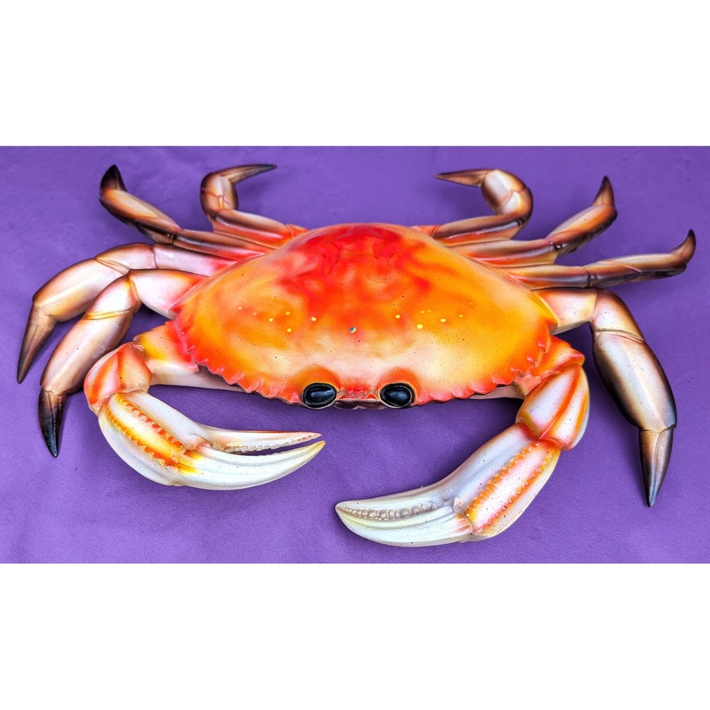 VTG Realistic Dungeness Crab Wall Hanging Decor 3D Molded Plastic Bar Tiki Beach